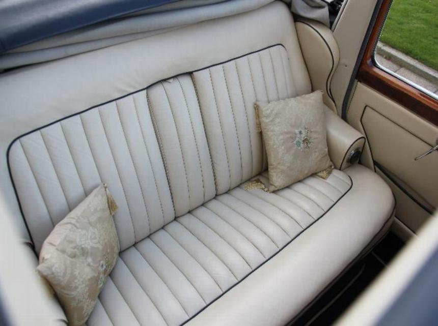 bentley-convertible-interior[1].jpg